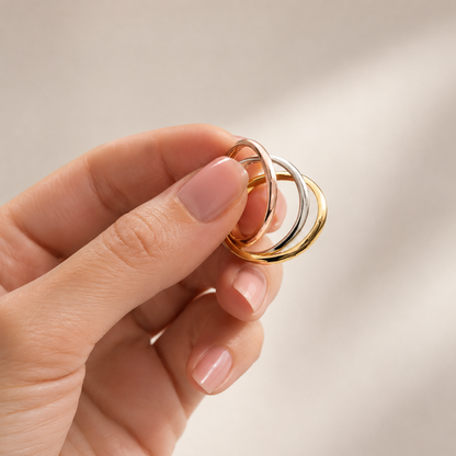 Trio fixed-size interlocking ring close-up